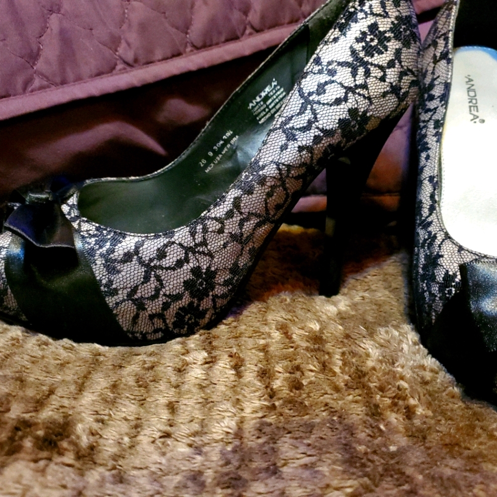 Lace black gray heels